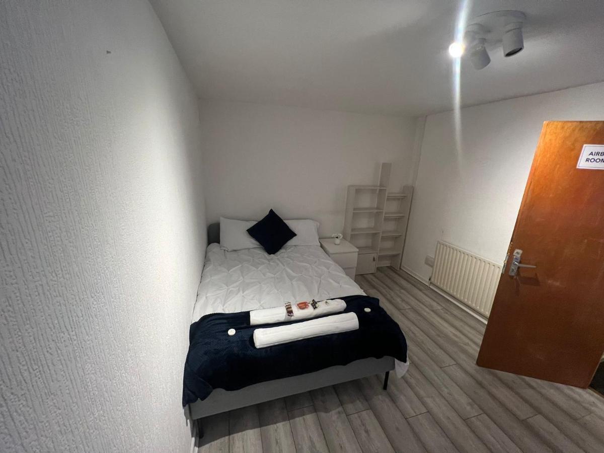 Indulge Hockley Hotel - With Free Front Parking - 10 Min Drive To Birmingham City Centre Bull Ring, Grand Central, Tesco Superstore, Primark & Commonwealth Games Esterno foto
